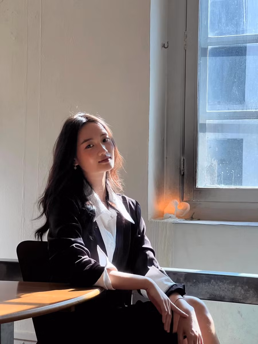 Đến hiện tại, Nguyễn Quỳnh Anh có 6 năm hoạt động trong lĩnh vực nghệ thuật. Tuy nhiên, Miss Universe Vietnam 2024 là cuộc thi nhan sắc đầu tiên cô gái quê Hà Nội thử sức. Trước đó, học trò Võ Hoàng Yến tập trung phát triển bản thân ở vai trò người mẫu, từng xuất hiện trong nhiều show diễn của các nhà thiết kế nổi tiếng