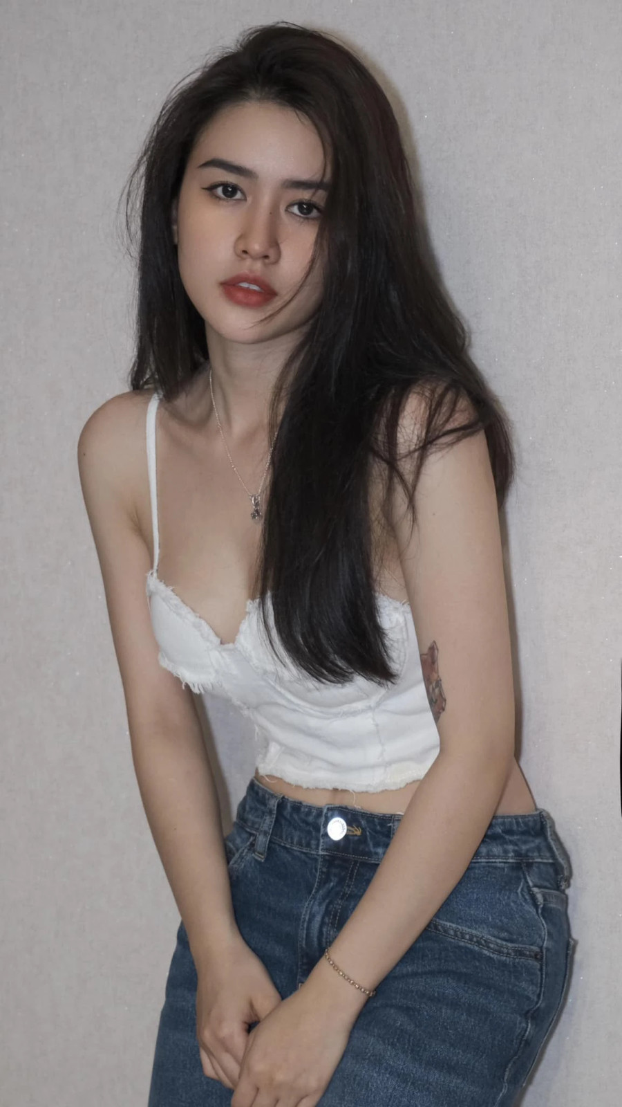 Vào tháng 3.2024, vai diễn lớn trong sự nghiệp của Quyên Qui trong phim Quý cô thừa kế 2 chính thức lên rạp khiến cô mong chờ. Người đẹp bật mí nhân vật mình đảm nhận là một tiểu thư chơi bời, ngoại hình gầy nên cô đã giảm cân cấp tốc để nhập vai. Quyên Qui cũng vượt qua nhiều nỗi sợ để hoàn thành các cảnh quay trong phim Vào tháng 3.2024, vai diễn lớn trong sự nghiệp của Quyên Qui trong phim Quý cô thừa kế 2 chính thức lên rạp khiến cô mong chờ. Người đẹp bật mí nhân vật mình đảm nhận là một tiểu thư chơi bời, ngoại hình gầy nên cô đã giảm cân cấp tốc để nhập vai. Quyên Qui cũng vượt qua nhiều nỗi sợ để hoàn thành các cảnh quay trong phim