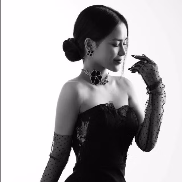 Các clip cover giúp kênh TikTok của Tina Hồ thu về hơn 400.000 lượt theo dõi Các clip cover giúp kênh TikTok của Tina Hồ thu về hơn 400.000 lượt theo dõi