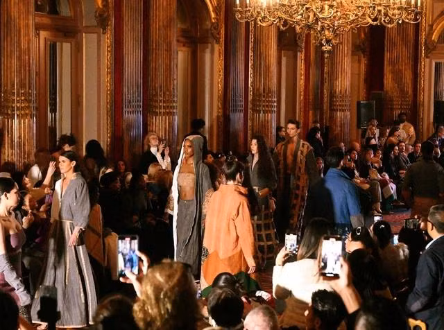 Nhà thiết kế La Phạm vui vì mang thổ cẩm lên sàn diễn thời trang quốc tế