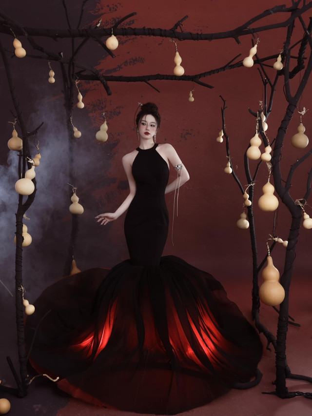 Vòng eo thường là điểm nhấn trong loạt ảnh Jun Vũ Vòng eo thường là điểm nhấn trong loạt ảnh Jun Vũ