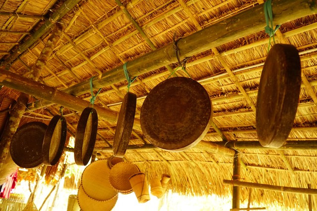 Cồng chiêng gắn liền với văn hóa của người dân bản địa huyện Đăk Hà Cồng chiêng gắn liền với văn hóa của người dân bản địa huyện Đăk Hà