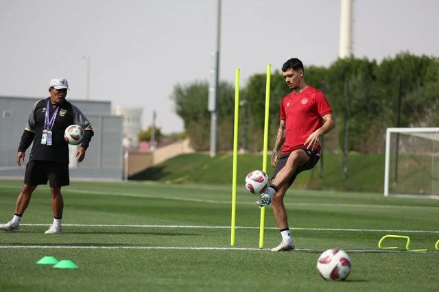 Shayne Pattynama vẫn đang quá trình hồi phục chấn thương Shayne Pattynama vẫn đang quá trình hồi phục chấn thương