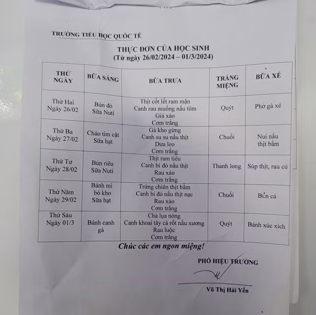 Thực đơn công khai về suất ăn của các em học sinh