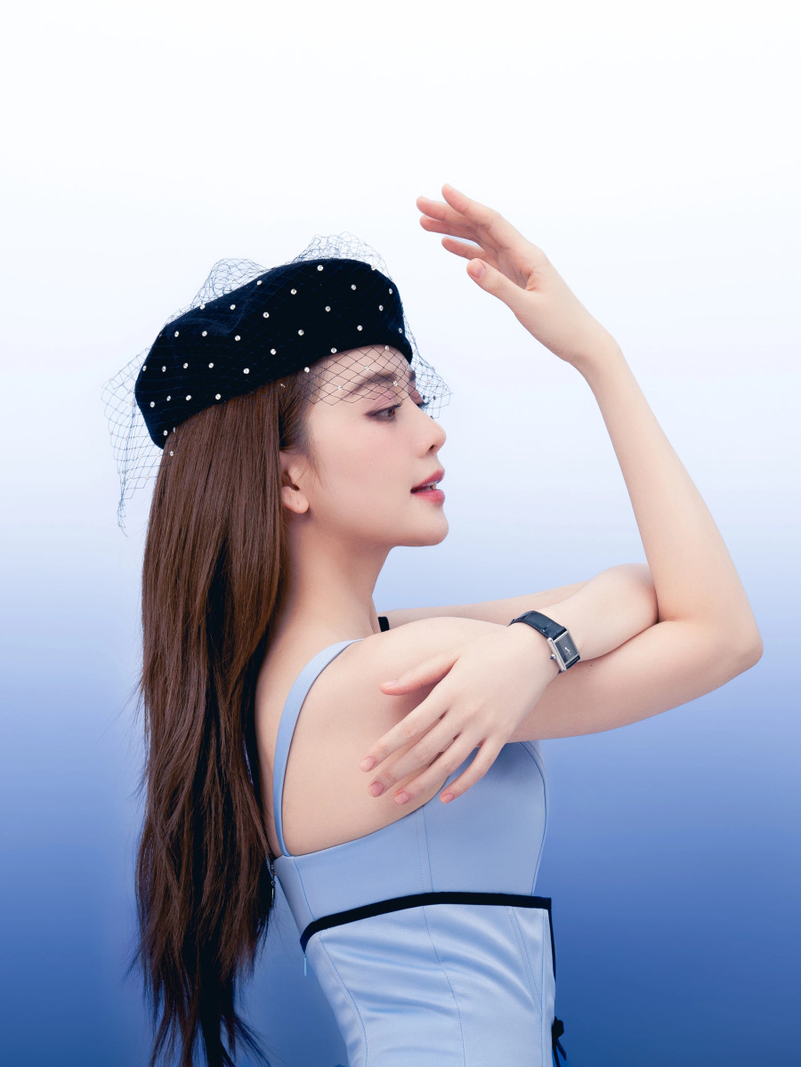 Thỉnh thoảng Thiều Bảo Trang chia sẻ một số câu chuyện liên quan đến tập luyện trên mạng xã hội và được nhiều người quan tâm, ngỏ ý xin bí quyết chăm sóc sức khỏe. “Điều đó làm tôi cảm thấy vui vì mình truyền được động lực và cảm hứng đến cho nhiều người”, nữ ca sĩ 9X bày tỏ Thỉnh thoảng Thiều Bảo Trang chia sẻ một số câu chuyện liên quan đến tập luyện trên mạng xã hội và được nhiều người quan tâm, ngỏ ý xin bí quyết chăm sóc sức khỏe. “Điều đó làm tôi cảm thấy vui vì mình truyền được động lực và cảm hứng đến cho nhiều người”, nữ ca sĩ 9X bày tỏ