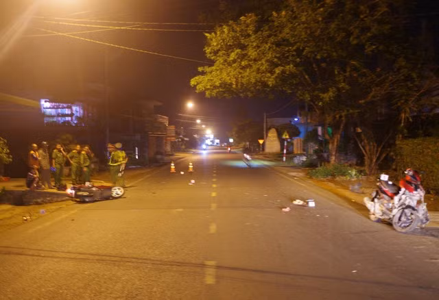 Hiện trường vụ tai nạn trên đường Nguyễn Văn Cừ.