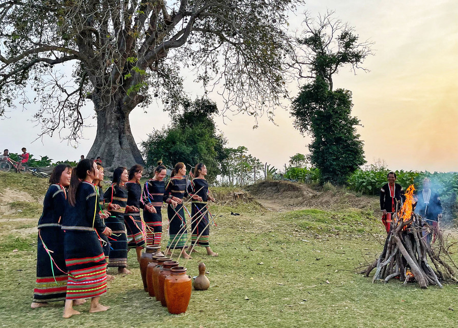 Phụ nữ Krông Pa có nhiều hoạt động giữ gìn bản sắc văn hóa tại địa phương. Ảnh: M.C Phụ nữ Krông Pa có nhiều hoạt động giữ gìn bản sắc văn hóa tại địa phương. Ảnh: M.C