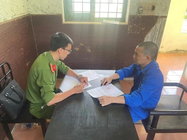 Nguyễn Hữu Vương bị khởi tố về hành vi đưa hối lộ, lừa đảo chiếm đoạt tài sản, lạm dụng tín nhiệm chiếm đoạt tài sản Nguyễn Hữu Vương bị khởi tố về hành vi đưa hối lộ, lừa đảo chiếm đoạt tài sản, lạm dụng tín nhiệm chiếm đoạt tài sản