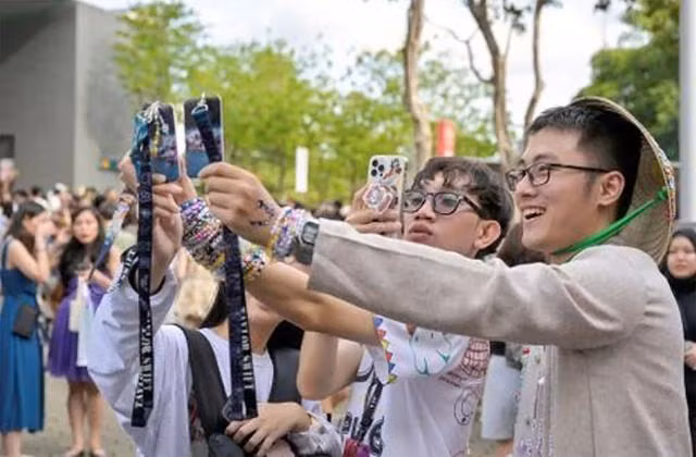 Các Swifties đến từ khắp thế giới