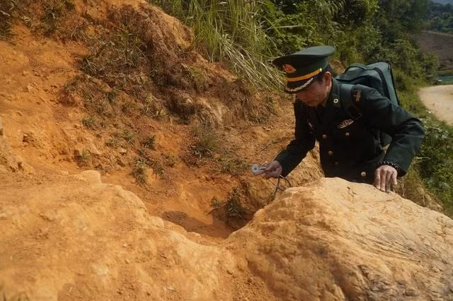 Chỉ cần ở đó có sản phụ, dù có xa bao nhiêu thiếu tá Vũ cũng tìm đến nhà thăm khám