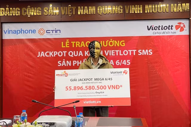 Ông Đ.H nhận giải Jackpot