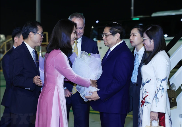 Lễ đón Thủ tướng Phạm Minh Chính và Phu nhân tại Sân bay Melbourne. Ảnh: TTXVN Lễ đón Thủ tướng Phạm Minh Chính và Phu nhân tại Sân bay Melbourne. Ảnh: TTXVN