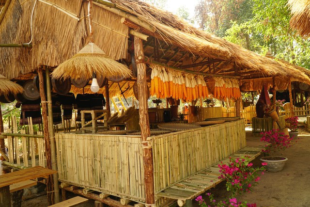 Đến với huyện Đăk Hà, du khách có thể thấy những nếp nhà tranh, vách nứa nguyên sơ Đến với huyện Đăk Hà, du khách có thể thấy những nếp nhà tranh, vách nứa nguyên sơ