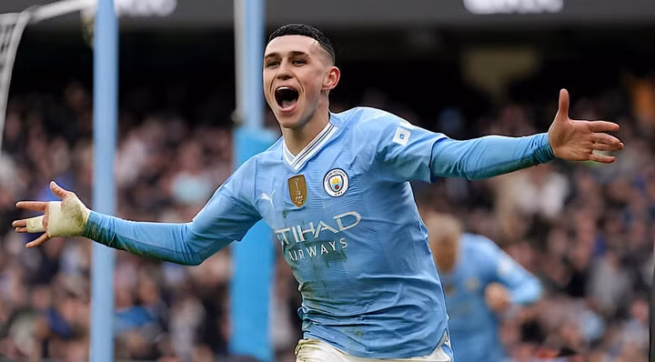 Foden giúp Man City đánh bại Man Utd.