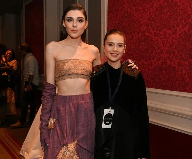 Nhà thiết kế La Phạm chụp ảnh cùng quán quân Next Top Model Thụy Sĩ mùa đầu tiên - Vivienne Oesch