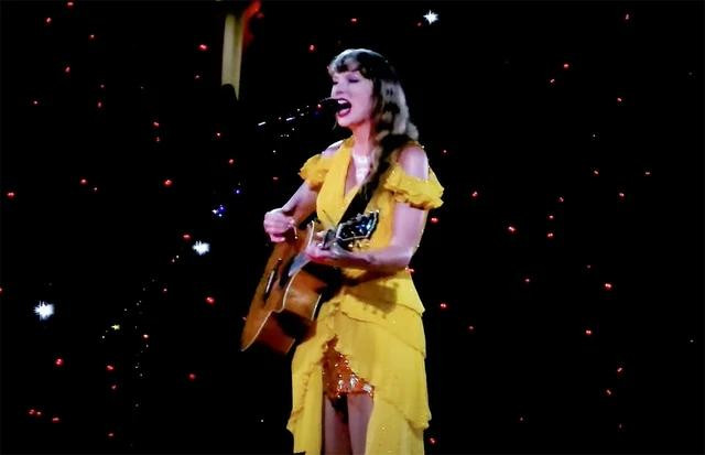 Taylor Swift biểu diễn ở Singapore đêm 2.3 Taylor Swift biểu diễn ở Singapore đêm 2.3