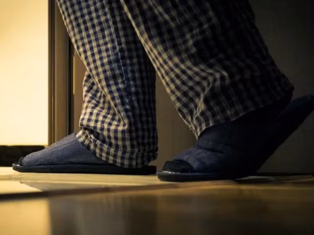 Tiểu đêm là triệu chứng rất phổ biến của bệnh thận. Ảnh: SHUTTERSTOCK