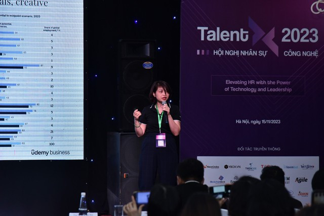 Bà Nguyễn Thị Thu Huyền cho biết tỷ lệ người học kỹ năng liên quan đến AI đang tăng trưởng "phi mã" Bà Nguyễn Thị Thu Huyền cho biết tỷ lệ người học kỹ năng liên quan đến AI đang tăng trưởng "phi mã"