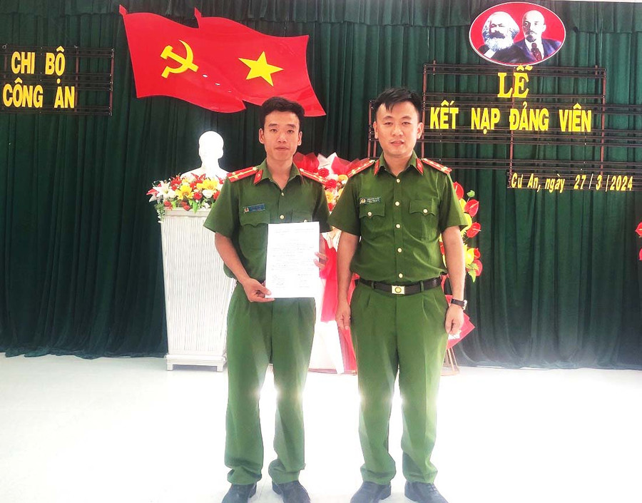 Từ năm 2021 đến tháng 4-2024, Đảng bộ xã Cư An (huyện Đak Pơ) đã kết nạp được 22 đảng viên mới. Ảnh: Chí Cường Từ năm 2021 đến tháng 4-2024, Đảng bộ xã Cư An (huyện Đak Pơ) đã kết nạp được 22 đảng viên mới. Ảnh: Chí Cường