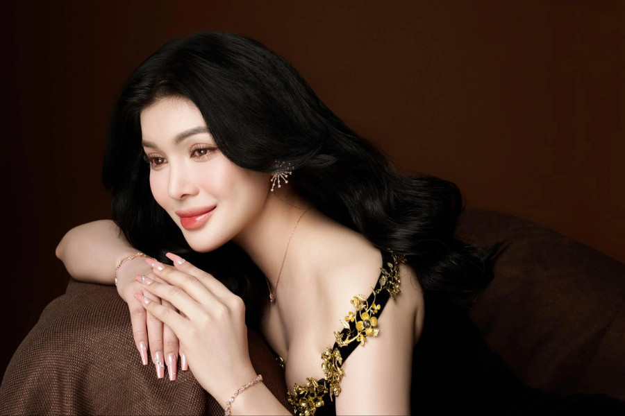 “Ngọc nữ bolero” tâm sự cô vẫn duy trì niềm đam mê với nghệ thuật. Tuy nhiên, vào từng thời điểm, cô sẽ tập trung cho từng lĩnh vực bởi “cơ hội nếu không biết nắm bắt sẽ vụt qua rất nhanh”