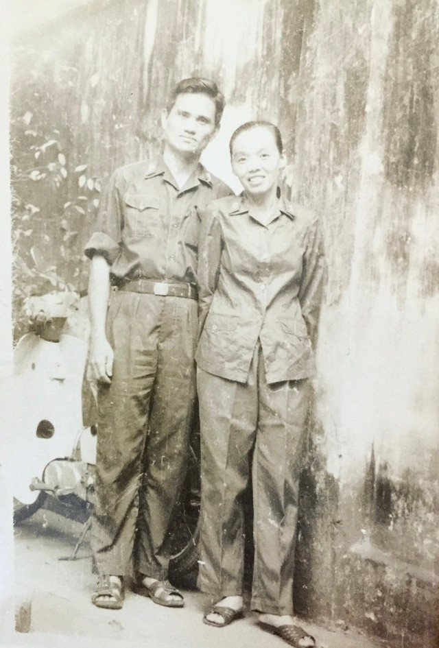 Vợ chồng bà Hà Thị Kiên và ông Nguyễn Văn Minh khi còn trẻ. (Ảnh do gia đình cung cấp)