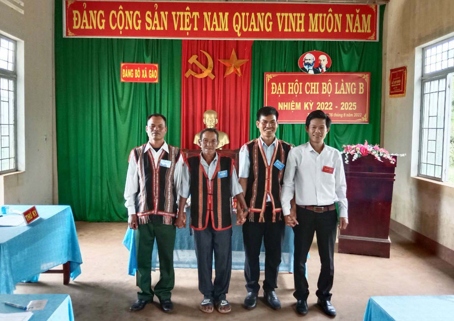 Thành phố Pleiku luôn quan tâm xây dựng đội ngũ cán bộ DTTS trong hệ thống chính trị cơ sở. Ảnh: Thanh Nhật Thành phố Pleiku luôn quan tâm xây dựng đội ngũ cán bộ DTTS trong hệ thống chính trị cơ sở. Ảnh: Thanh Nhật