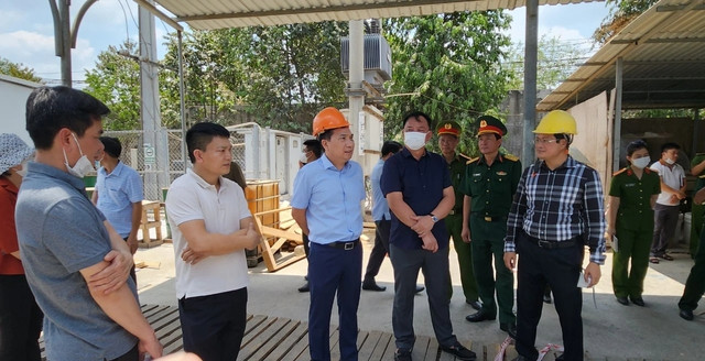 Lãnh đạo UBND tỉnh Đồng Nai và lãnh đạo Công an tỉnh Đồng Nai tại hiện trường Lãnh đạo UBND tỉnh Đồng Nai và lãnh đạo Công an tỉnh Đồng Nai tại hiện trường