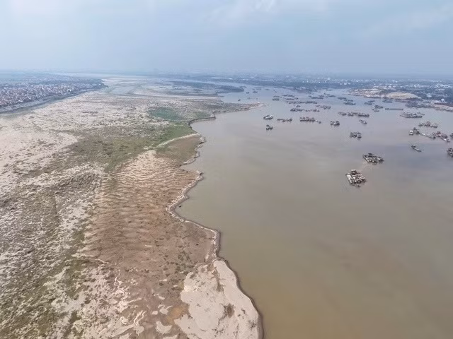 Khu vực mỏ cát Châu Sơn, xã Châu Sơn, huyện Ba Vì, TP Hà Nội