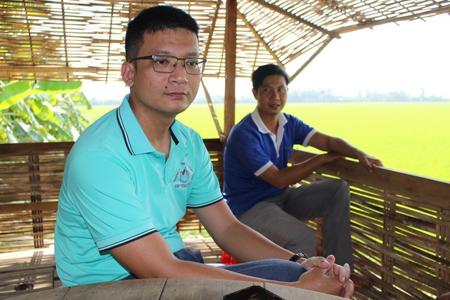 Thạc sĩ Lâm Trọng Nghĩa luôn sát cánh cùng nông dân trồng lúa theo hướng sinh thái Thạc sĩ Lâm Trọng Nghĩa luôn sát cánh cùng nông dân trồng lúa theo hướng sinh thái