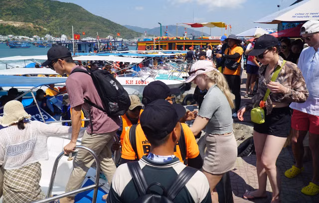 Cục Du lịch Quốc gia cho hay phần lớn du khách lựa chọn những điểm du lịch biển trong kỳ nghỉ lễ. Ảnh: Kỳ Nam