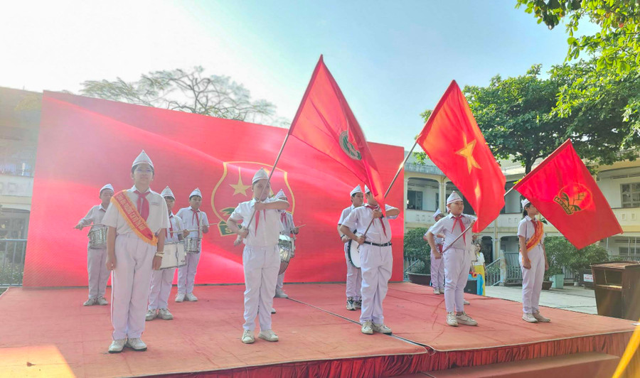 Mỗi hoạt động giáo dục truyền thống đã góp phần bồi đắp tình yêu quê hương, đất nước cho thế hệ trẻ. Ảnh: M.N Mỗi hoạt động giáo dục truyền thống đã góp phần bồi đắp tình yêu quê hương, đất nước cho thế hệ trẻ. Ảnh: M.N