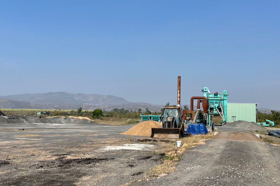 Dự án trạm trộn bê tông nhựa nóng của Công ty cổ phần Quản lý và Sửa chữa đường bộ Gia Lai có công suất 104 tấn/giờ. Ảnh: Vũ Thảo