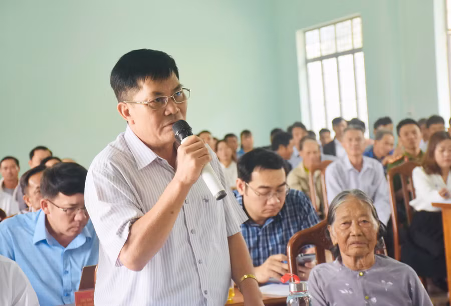 Bí thư huyện ủy Đak Đoa Nguyễn Hữu Thọ lý giải về những nguyên nhân gây vướng trong công tác cấp giấy chứng nhận quyền sử dụng đất. Ảnh: Trần Dung