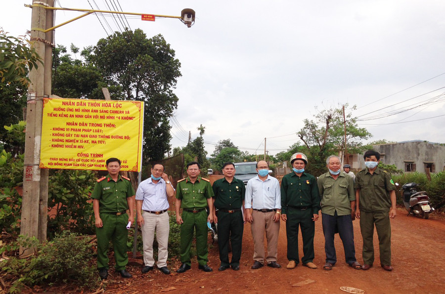 Hội Cựu chiến binh huyện Chư Pưh thực hiện tốt mô hình “Ánh sáng và tiếng kẻng an ninh”. Ảnh: Quang Tấn Hội Cựu chiến binh huyện Chư Pưh thực hiện tốt mô hình “Ánh sáng và tiếng kẻng an ninh”. Ảnh: Quang Tấn