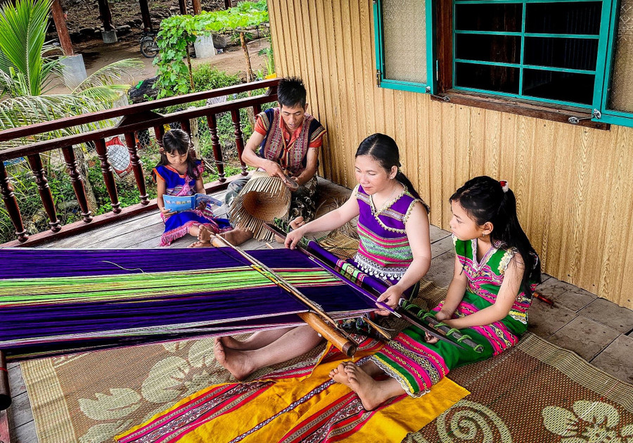 Gia đình là nơi vun đắp những giá trị chuẩn mực tốt đẹp của con người (ảnh nhân vật cung cấp). Gia đình là nơi vun đắp những giá trị chuẩn mực tốt đẹp của con người (ảnh nhân vật cung cấp).