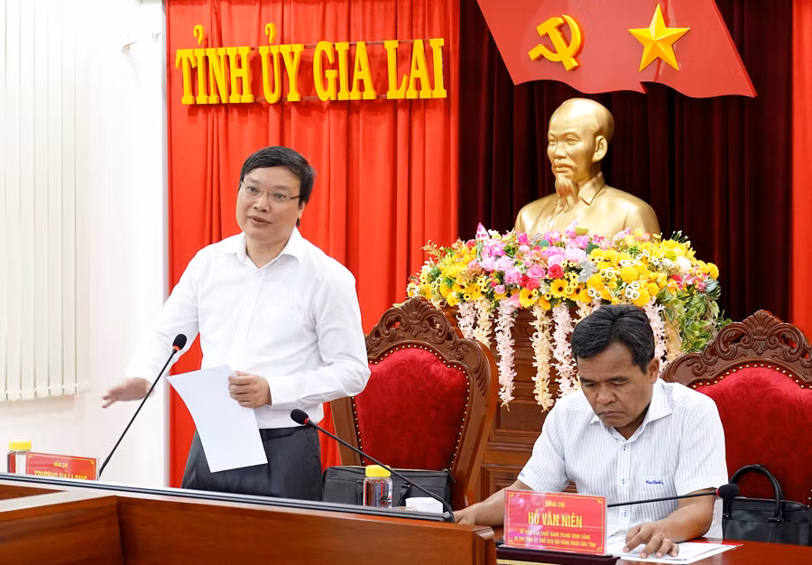 Chủ tịch UBND tỉnh Trương Hải Long phát biểu tại hội nghị. Ảnh: Mộc Trà