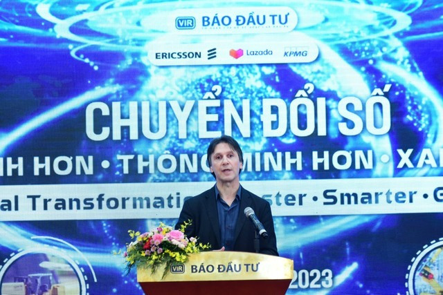 Ông Denis Brunetti, Chủ tịch Ericsson Việt Nam, Myanmar, Campuchia và Lào trình bày tại diễn đàn. Ảnh: Dũng Minh Ông Denis Brunetti, Chủ tịch Ericsson Việt Nam, Myanmar, Campuchia và Lào trình bày tại diễn đàn. Ảnh: Dũng Minh