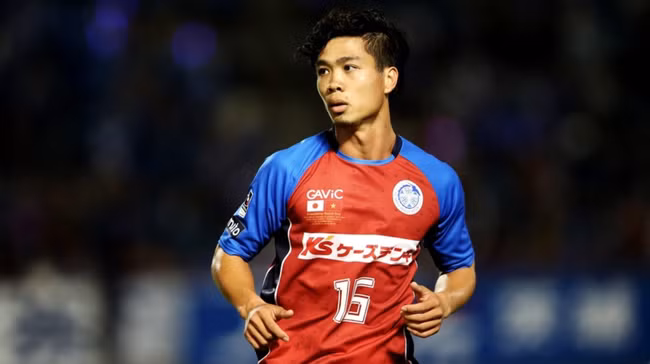 Công Phượng chưa đá phút nào cho Yokohama FC. Ảnh: Yokohama FC