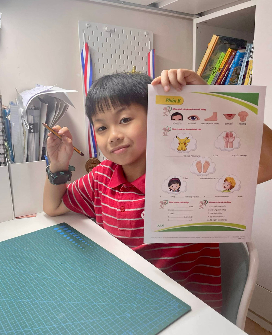 Cậu học trò Jenson Leung chăm chỉ học tiếng Việt vì yêu thích ngôn ngữ quê mẹ (ảnh nhân vật cung cấp).