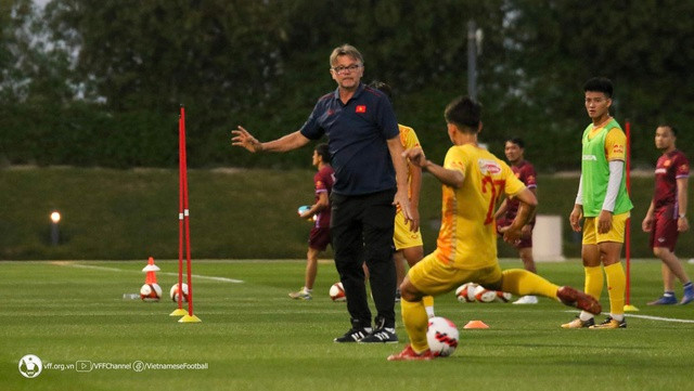 Buổi tập chiến thuật tại sân Qatar University Stadium Buổi tập chiến thuật tại sân Qatar University Stadium