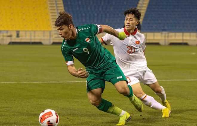 U23 Iraq hoàn toàn vượt trội hơn về kỹ thuật, thể lực và thế trận. Ảnh: VFF