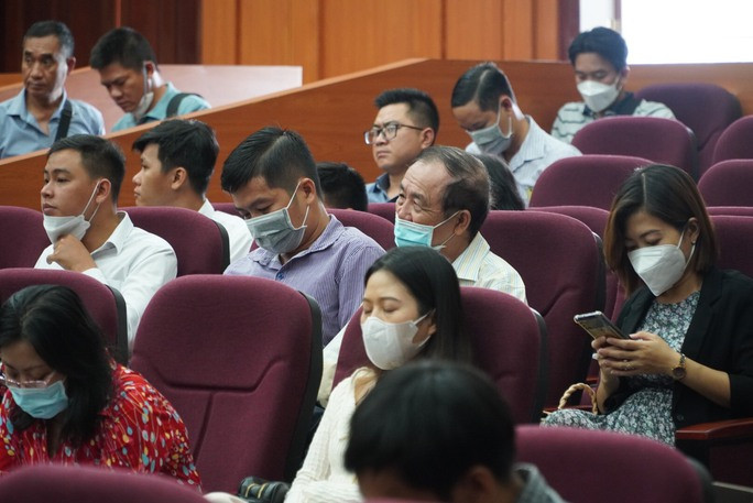 Hình ảnh mới nhất của vợ chồng cựu CEO Alibaba Nguyễn Thái Luyện - Ảnh 3. Bên trong phiên tòa