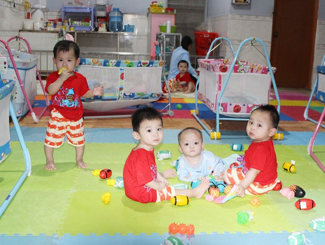 Sống trong Mái ấm Tín Thác là một điều may mắn cho các bé bị bỏ rơi khi vừa mới lọt lòng. Ảnh: Quang Viên