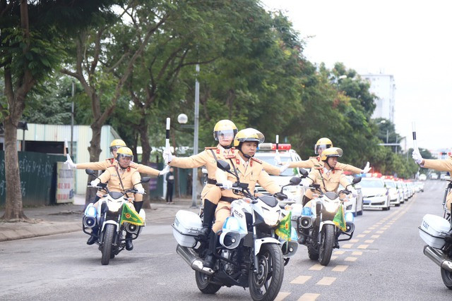 Bộ Công an đề xuất thêm 5 vị trí có trần quân hàm thiếu tướng - Ảnh 2. Bộ Công an cũng đề xuất tăng hạn tuổi phục vụ cao nhất của sĩ quan CAND. Ảnh: Tuyến Phan