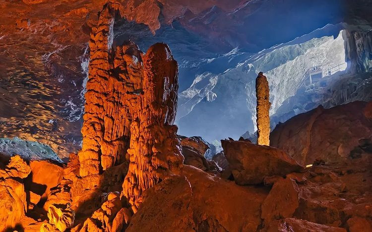 Hang Sửng Sốt nằm trên Đảo Bồ Hòn. Ảnh: @catalin_chitu_22_photography Hang Sửng Sốt nằm trên Đảo Bồ Hòn. Ảnh: @catalin_chitu_22_photography