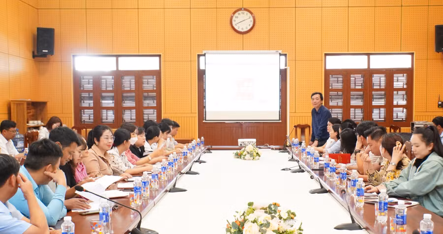 Quang cảnh lớp bồi dưỡng nghiệp vụ báo chí tại thị xã An Khê. Ảnh: Đức Thụy