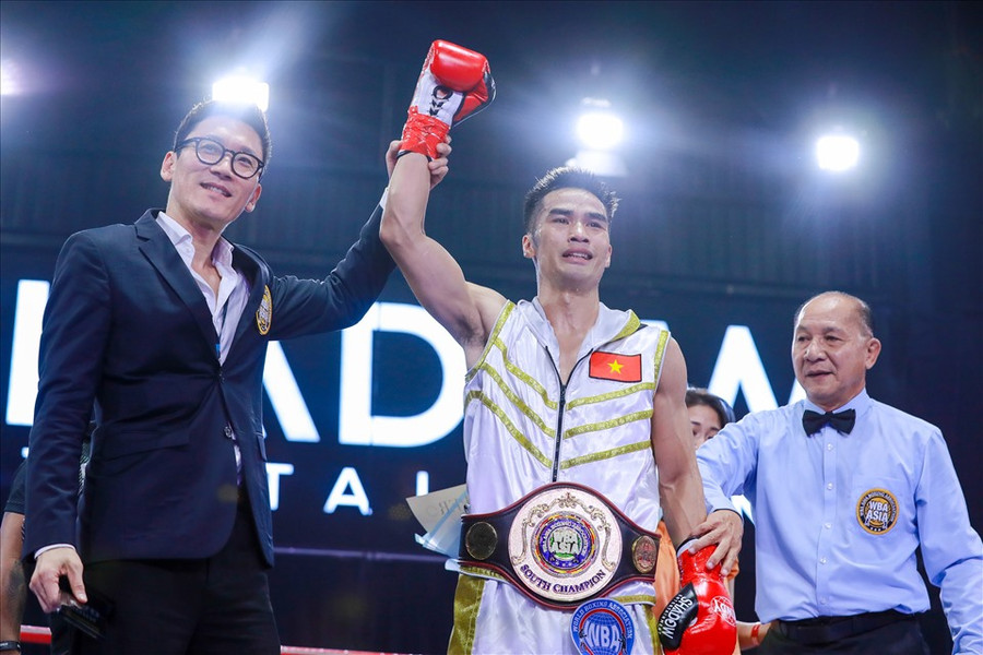 Võ sĩ Nguyễn Ngọc Hải có sở hữu đai vô địch WBA Nam Á sau chiến thắng thuyết phục. Ảnh: Liêm Quang Võ sĩ Nguyễn Ngọc Hải có sở hữu đai vô địch WBA Nam Á sau chiến thắng thuyết phục. Ảnh: Liêm Quang
