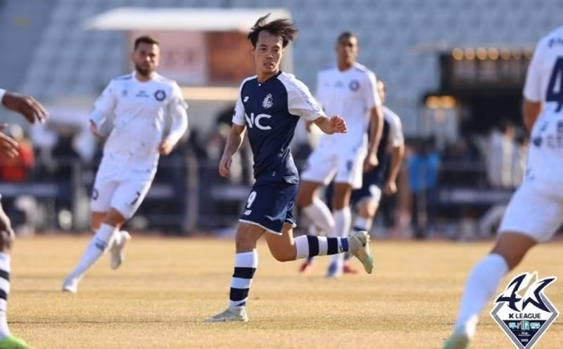 Văn Toàn liên tục được tạo cơ hội thi đấu ở Seoul E-Land. Ảnh: Seoul E-Land