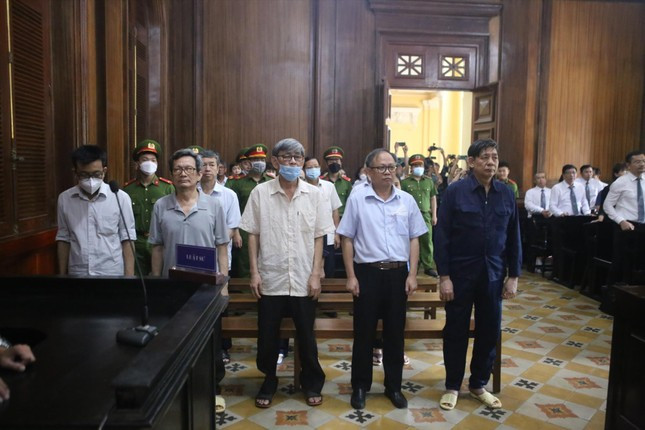 Các bị cáo tại phiên tòa sơ thẩm. Ảnh: Tân Châu Tòa cấp cao xem xét kháng cáo của Công ty Quốc Cường Gia Lai ảnh 1