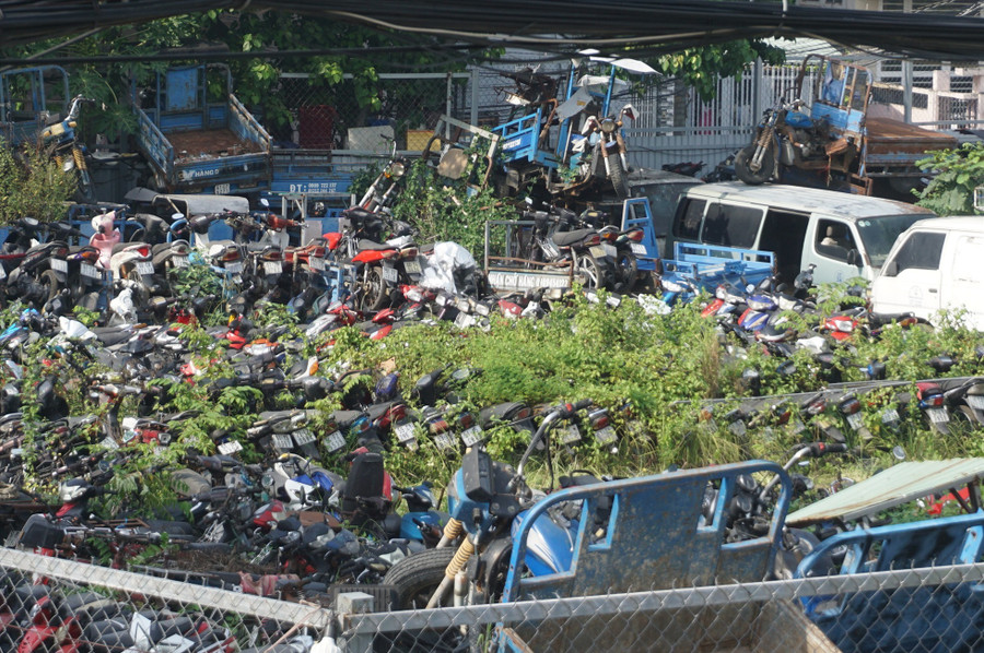 Hình ảnh xót xa từ một bãi xe vi phạm ở TP HCM. Ảnh: Minh Quân Hình ảnh xót xa từ một bãi xe vi phạm ở TP HCM. Ảnh: Minh Quân